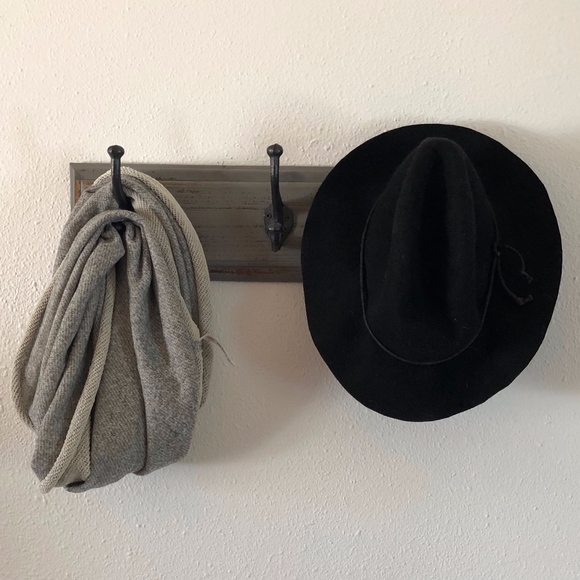 Athleta Accessories - Athleta Gray Sweater Infinity Scarf